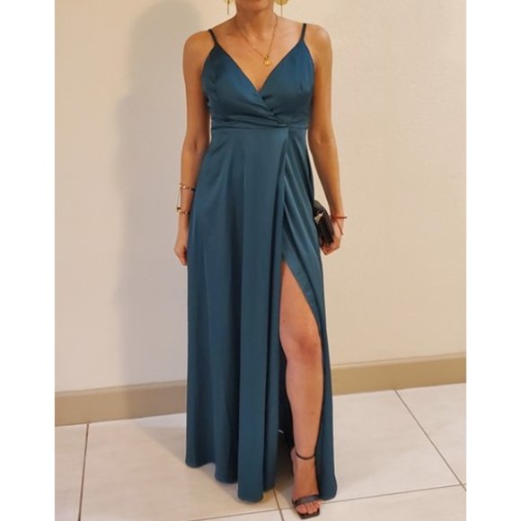 Gorgeous Emerald Green Satin Maxi Dress - Picture 1 of 9